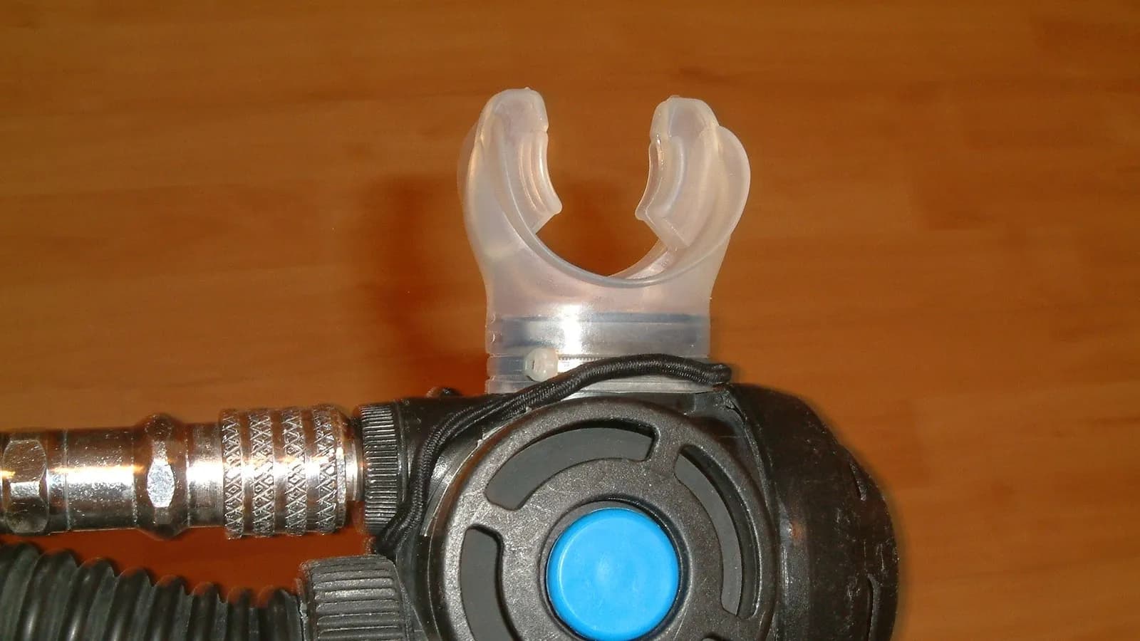 Scuba regulators and diving equipment