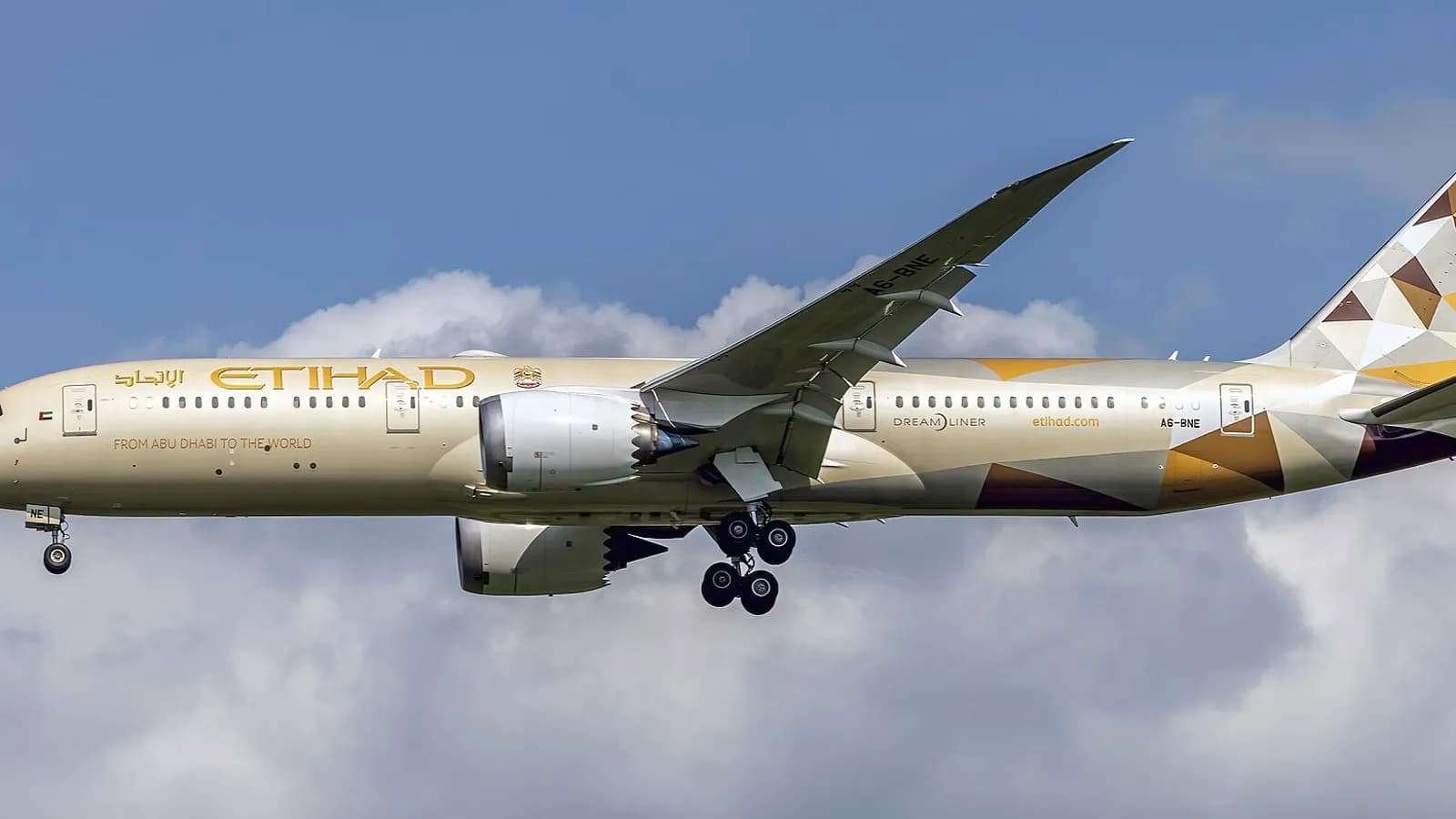 An Etihad Airways Boeing 787-9 on final approach at Washington Dulles International Airport, photographed on 30 April 2025, a file photograph illustrative of the aircraft type and not of the Abu Dhabi to Calgary service