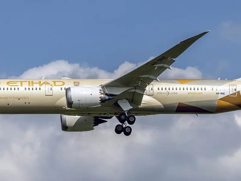 An Etihad Airways Boeing 787-9 on final approach at Washington Dulles International Airport, photographed on 30 April 2025, a file photograph illustrative of the aircraft type and not of the Abu Dhabi to Calgary service