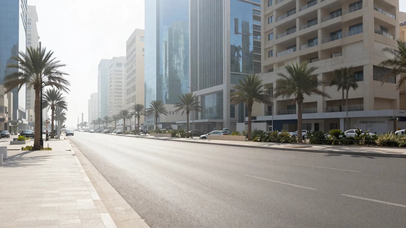 A quiet city street in the Gulf during the summer heat