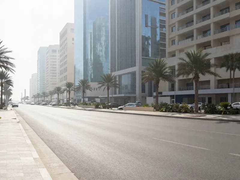 A quiet city street in the Gulf during the summer heat