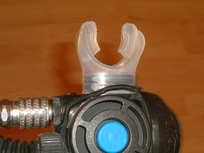 Scuba regulators and diving equipment