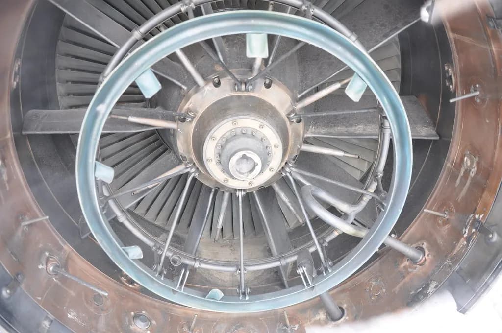 An industrial gas turbine assembly in a plant hall