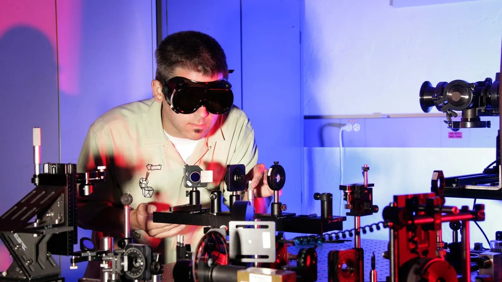 A laser optics setup at Idaho National Laboratory, illustrative of the kind of photonics apparatus used in entanglement research and not the Kyoto team's own circuit, photographed in August 2007