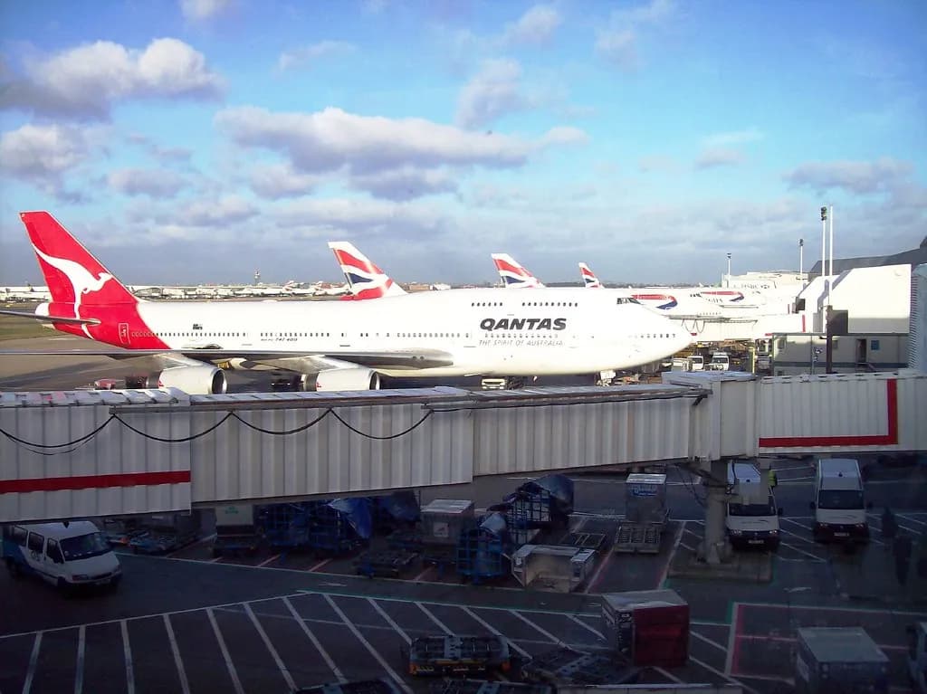 Qantas airplane long haul