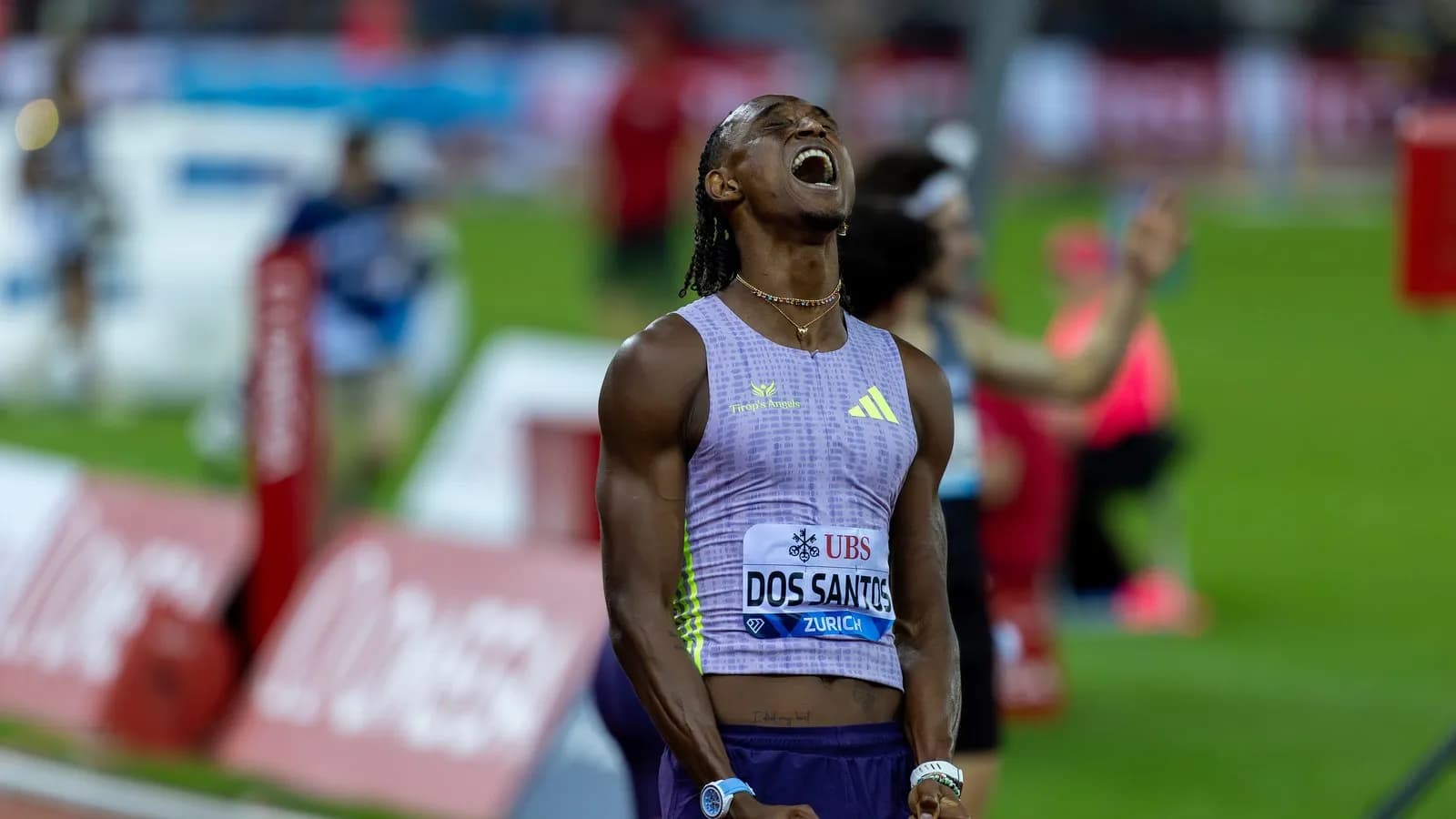 Alison dos Santos clearing a hurdle in the 400 metres hurdles at the Weltklasse meeting in Zurich on 27 August 2026, a fortnight before Budapest
